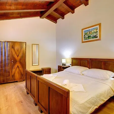 Moncalvo Comfortable * Bale