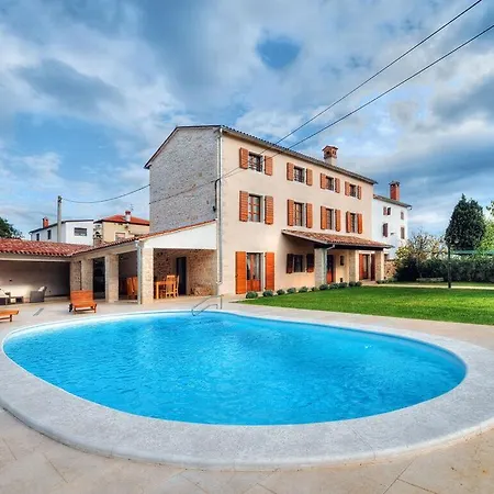 Villa Moncalvo Comfortable Bale