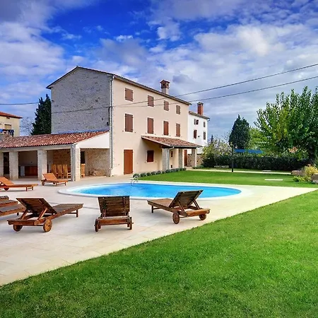 Moncalvo Comfortable Villa